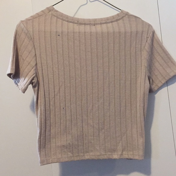 Rosie? 🎁ASOS | Bershka twist front crop top w/ cap sleeves - Picture 6 of 17